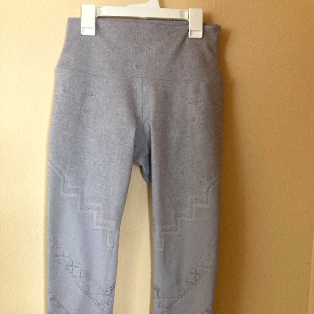 Alo Capri Leggings - Small